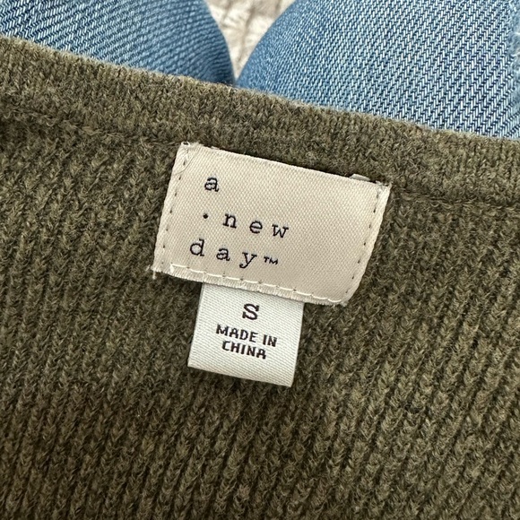 A New Day Sweater Tank - Picture 4 of 5